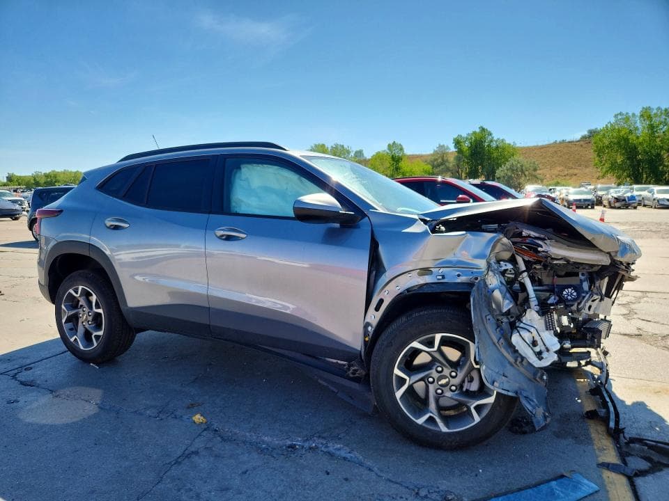 2025 CHEVROLET TRAX 4