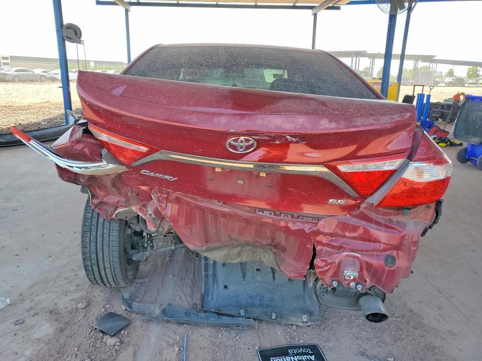 2017 TOYOTA CAMRY SE 6