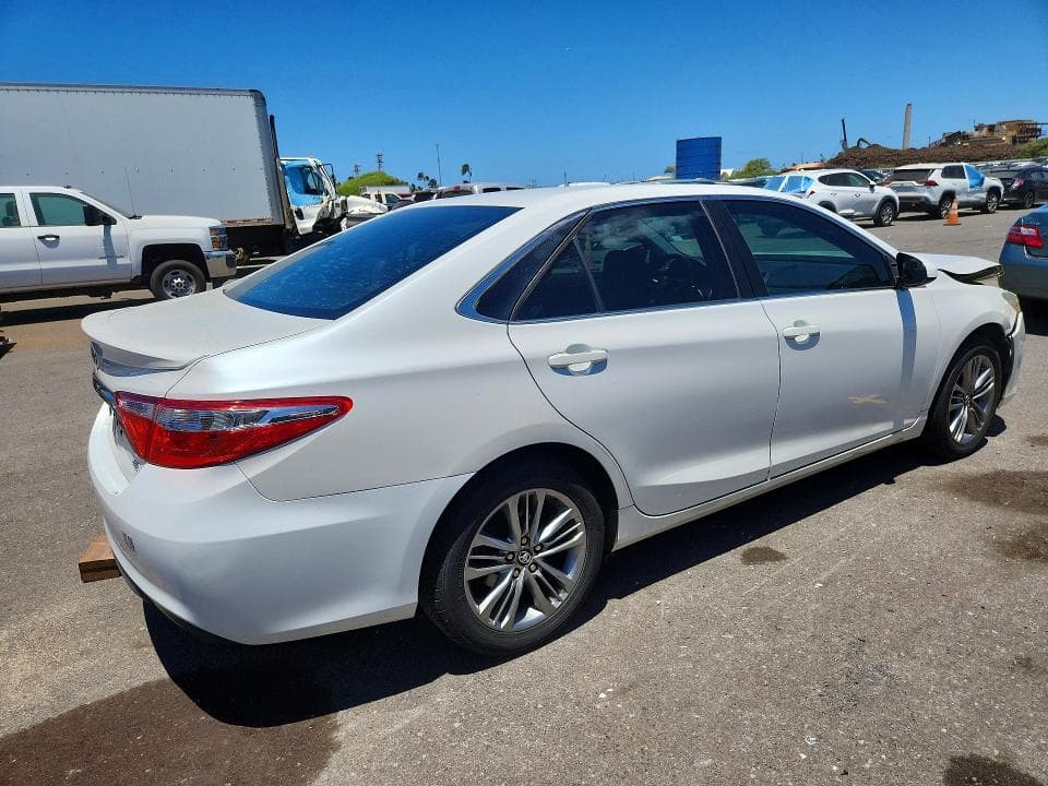 2017 TOYOTA CAMRY LE 3