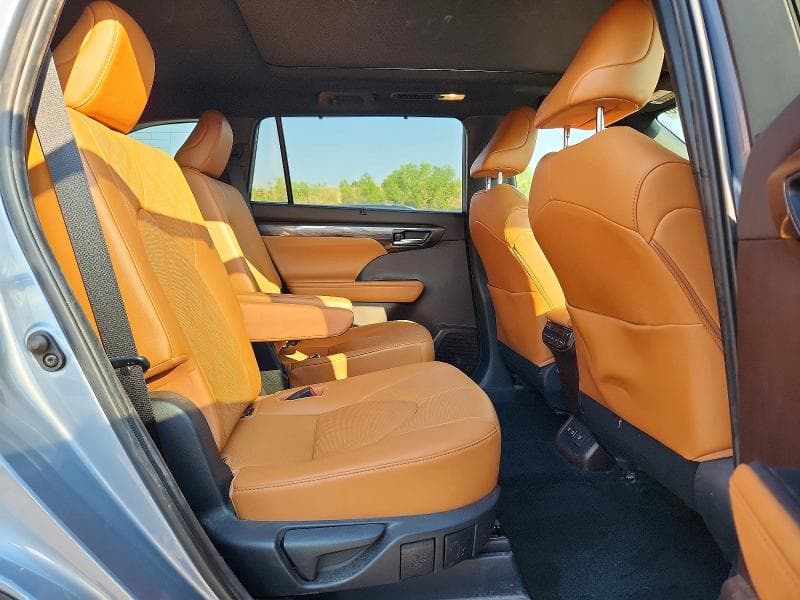 2021 TOYOTA HIGHLANDER PLATINUM PLATINUM 11