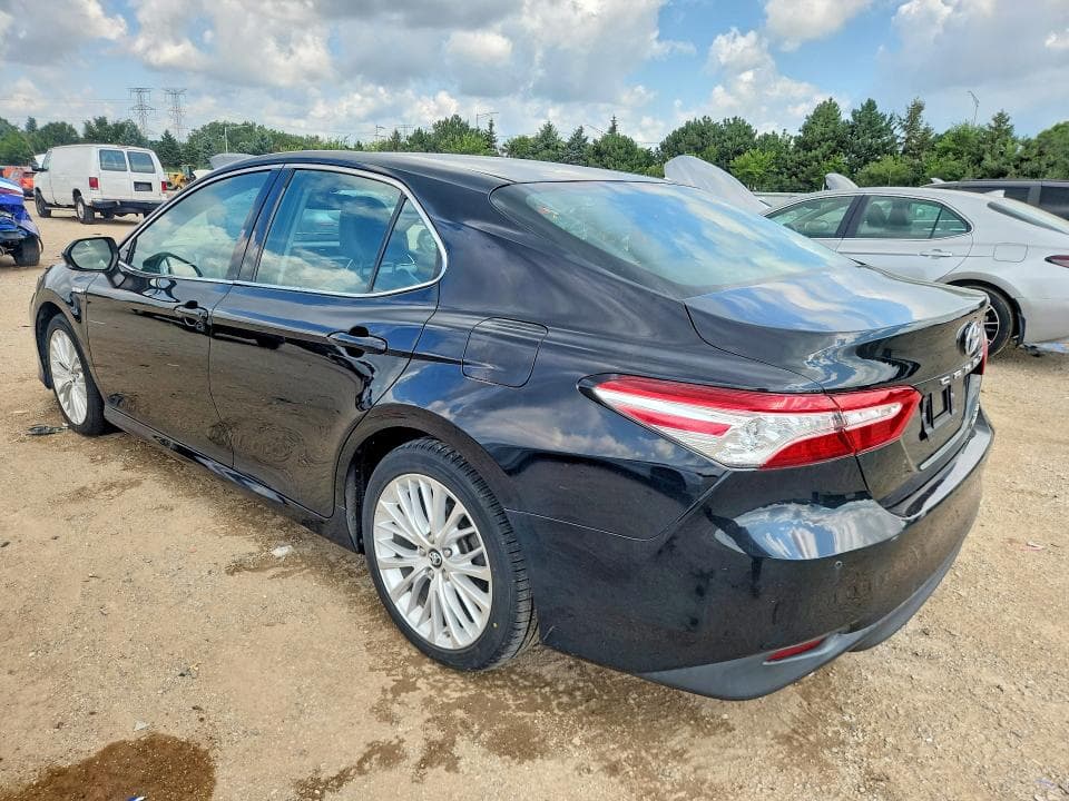 2018 TOYOTA CAMRY HYBRID XLE 2