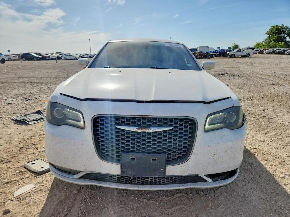 2019 CHRYSLER 300 S 5