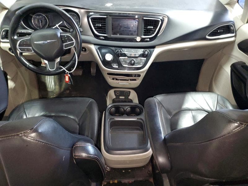 2020 CHRYSLER PACIFICA TOURING L 8