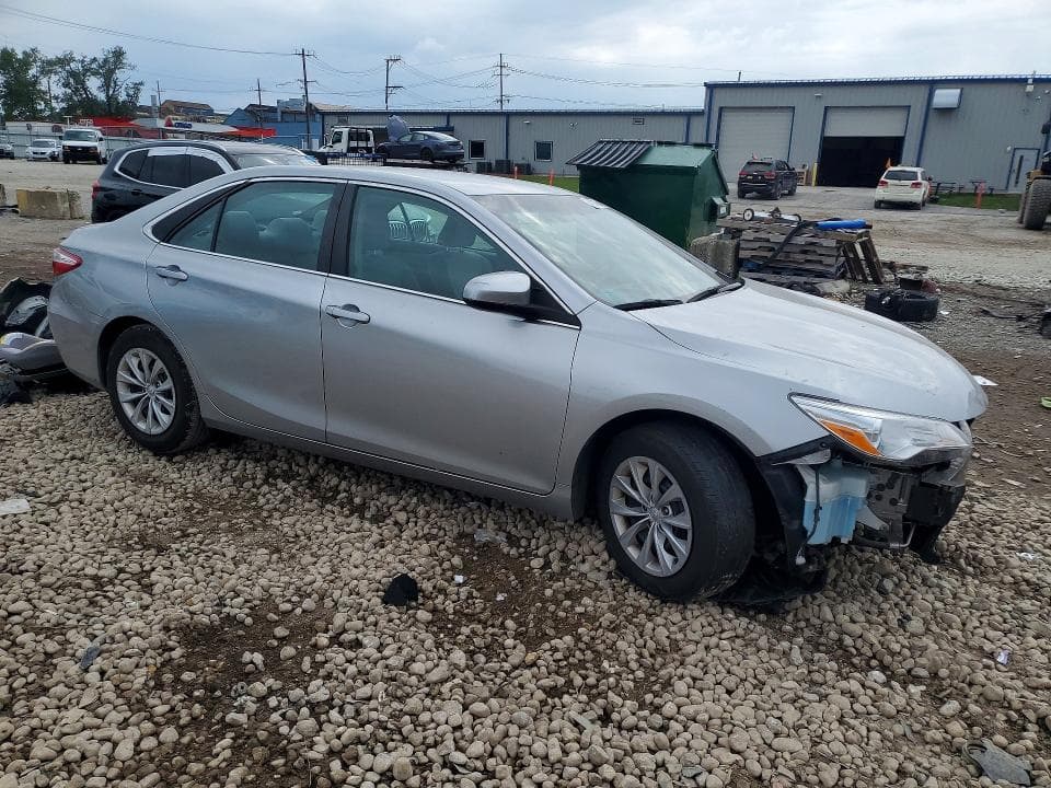 2017 TOYOTA CAMRY LE 4