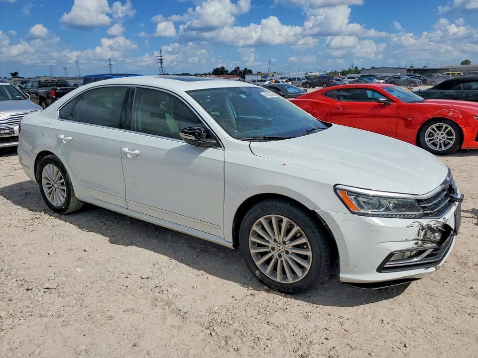 2017 VOLKSWAGEN PASSAT SE 4