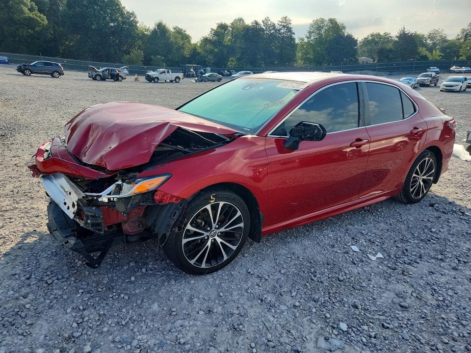 2019 TOYOTA CAMRY SE - 1