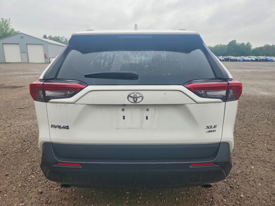 2021 TOYOTA RAV4 XLE 6