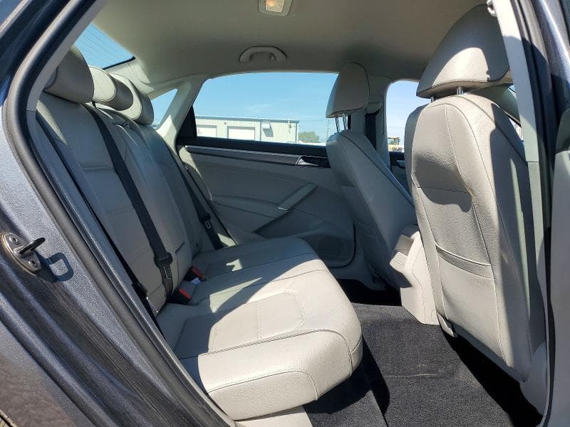 2017 VOLKSWAGEN PASSAT R-LINE 10