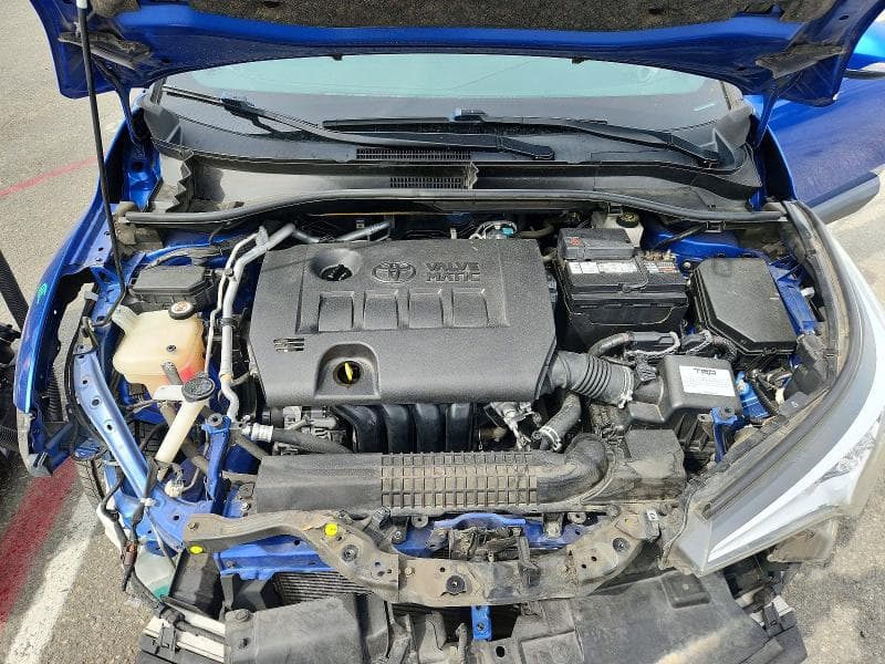2019 TOYOTA C-HR XLE 12