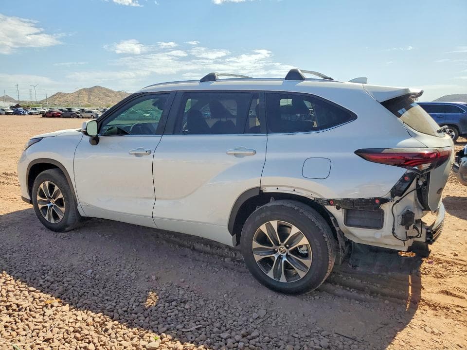 2026 TOYOTA HIGHLANDER HYBRID XLE 2