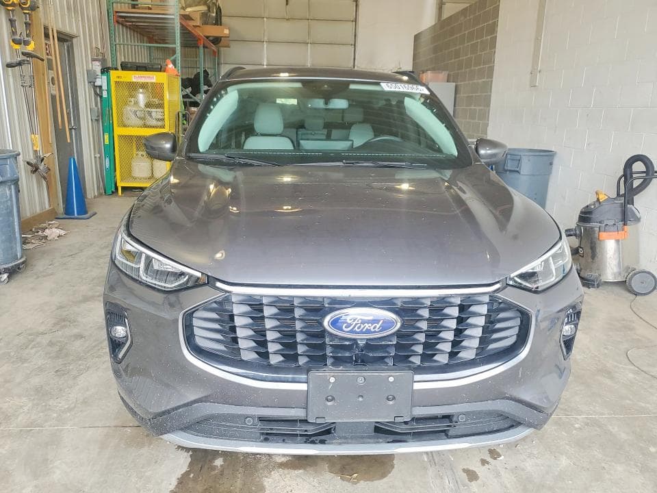 2023 FORD ESCAPE PLATINUM 5