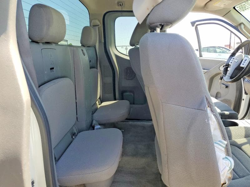 2017 NISSAN FRONTIER S 10
