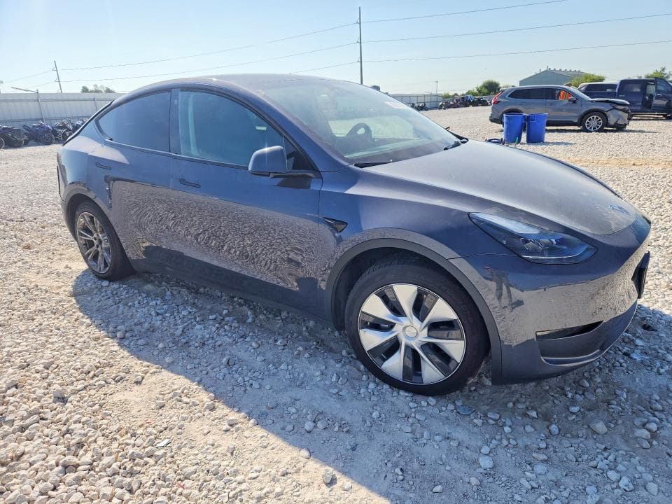2023 TESLA MODEL Y 4