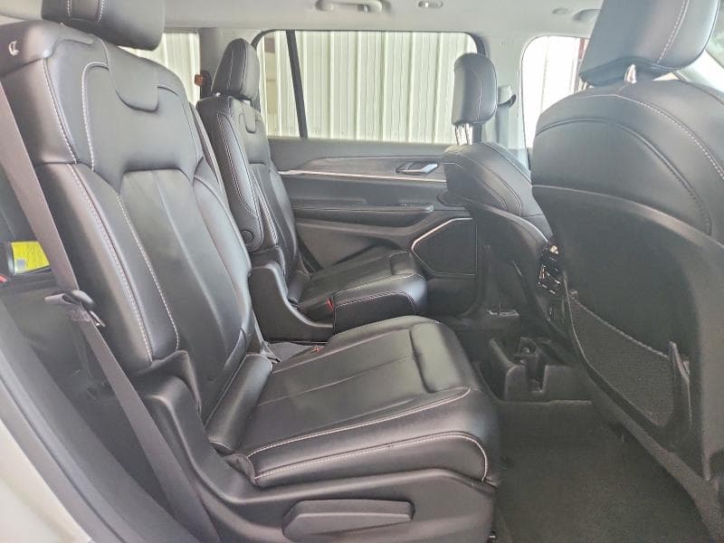 2022 JEEP GRAND CHEROKEE L LIMITED 11