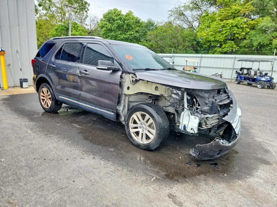2019 FORD EXPLORER XLT 4