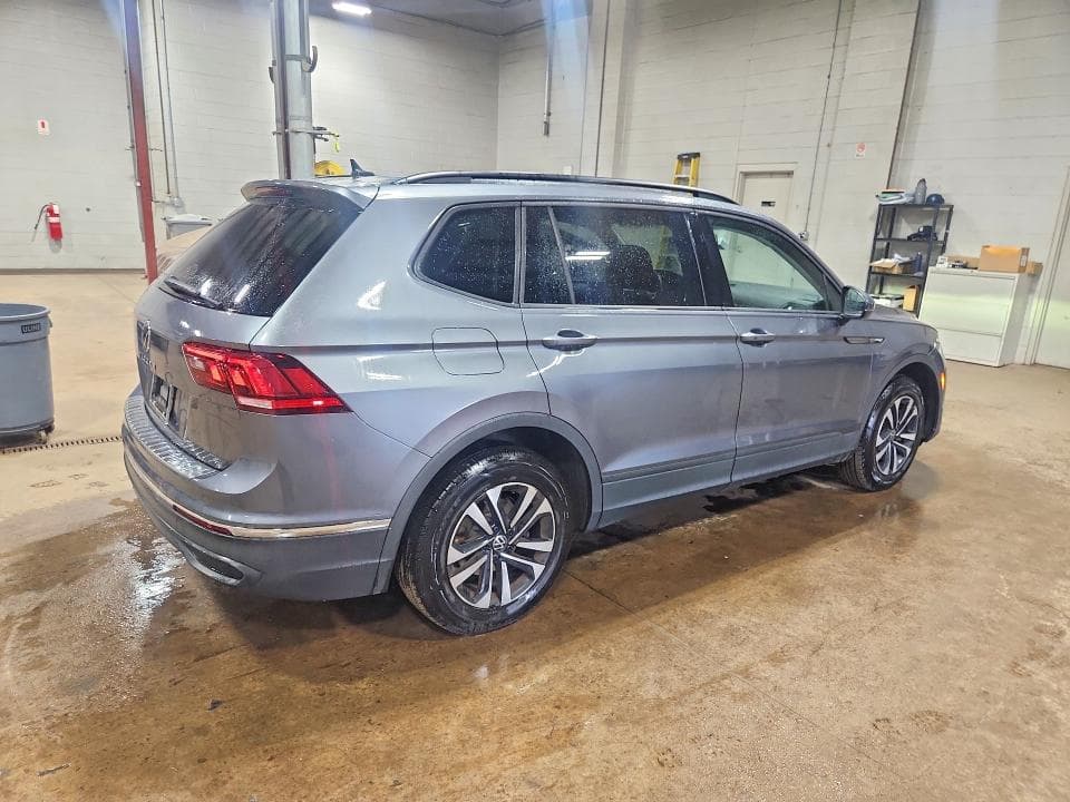 2022 VOLKSWAGEN TIGUAN S 3