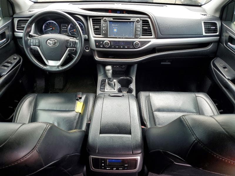 2019 TOYOTA HIGHLANDER XLE 8