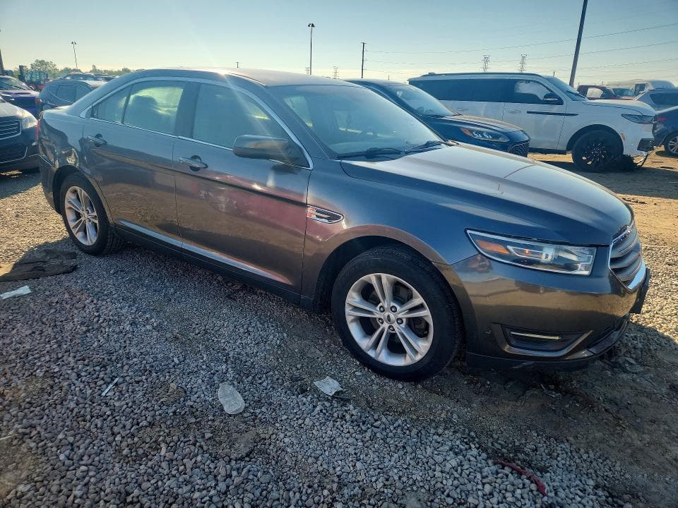 2018 FORD TAURUS SEL 4