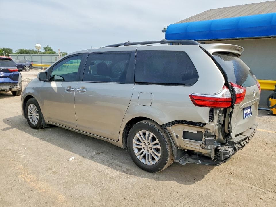 2017 TOYOTA SIENNA XLE 8-PASSENGER 2