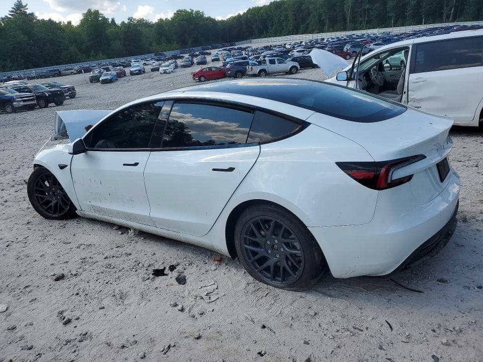 2026 TESLA MODEL 3 2