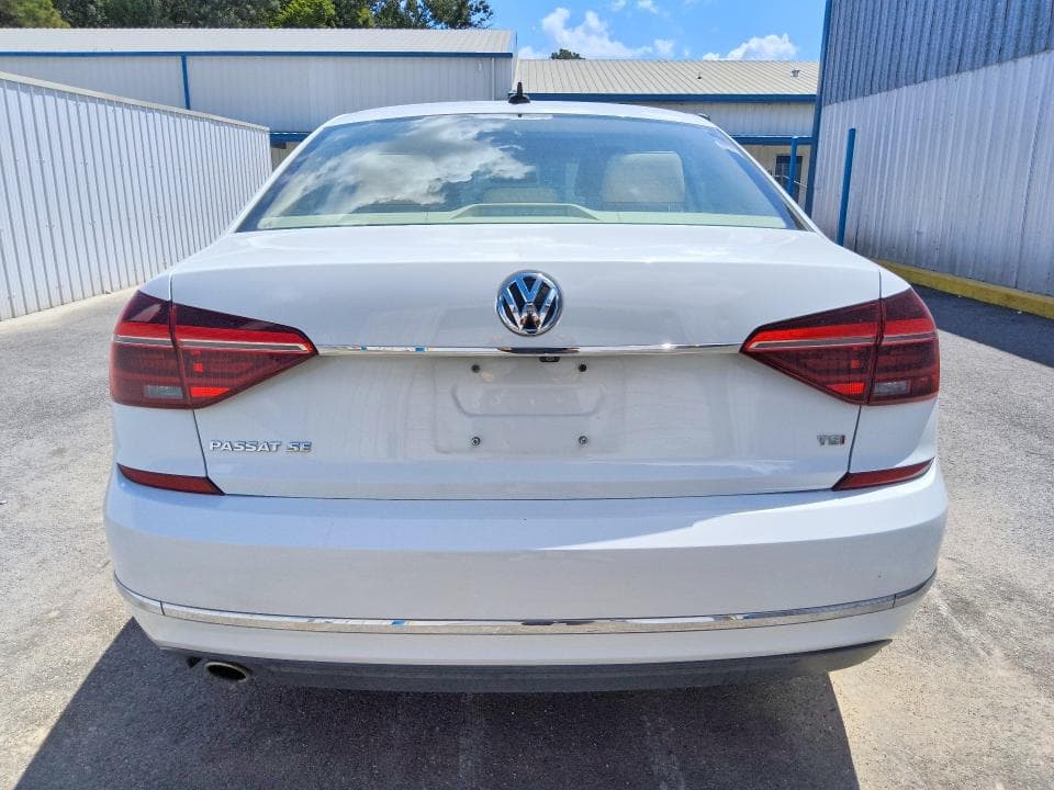 2018 VOLKSWAGEN PASSAT SE 6