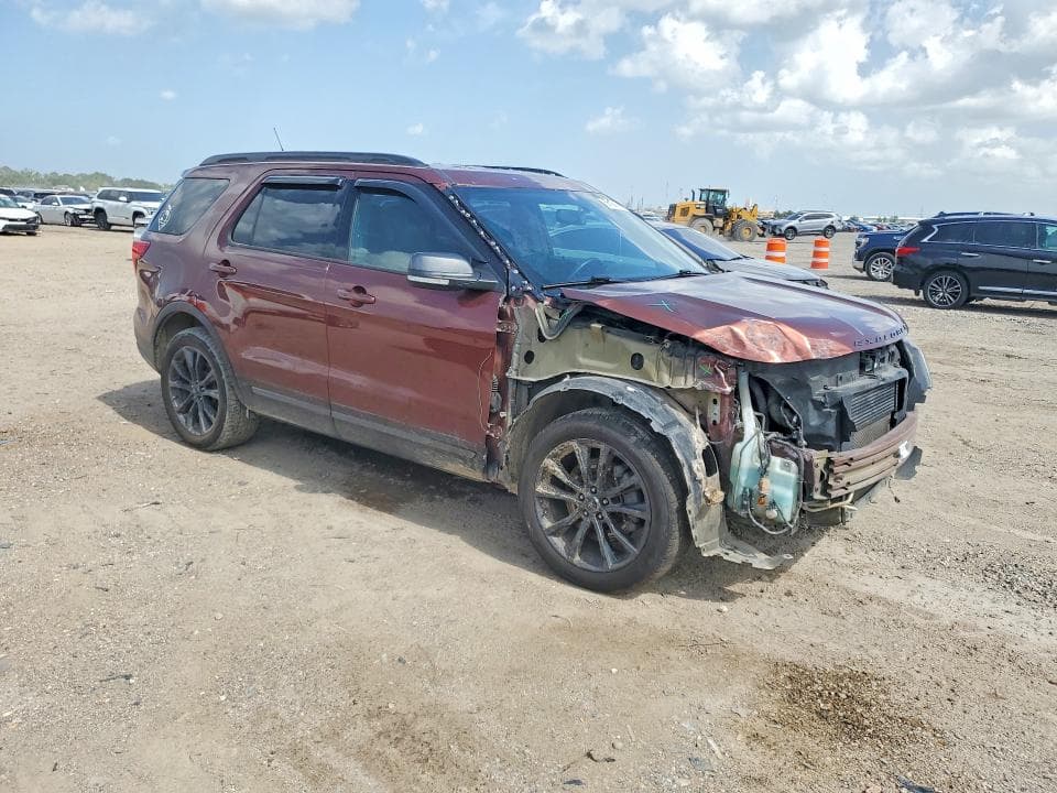 2018 FORD EXPLORER XLT 4