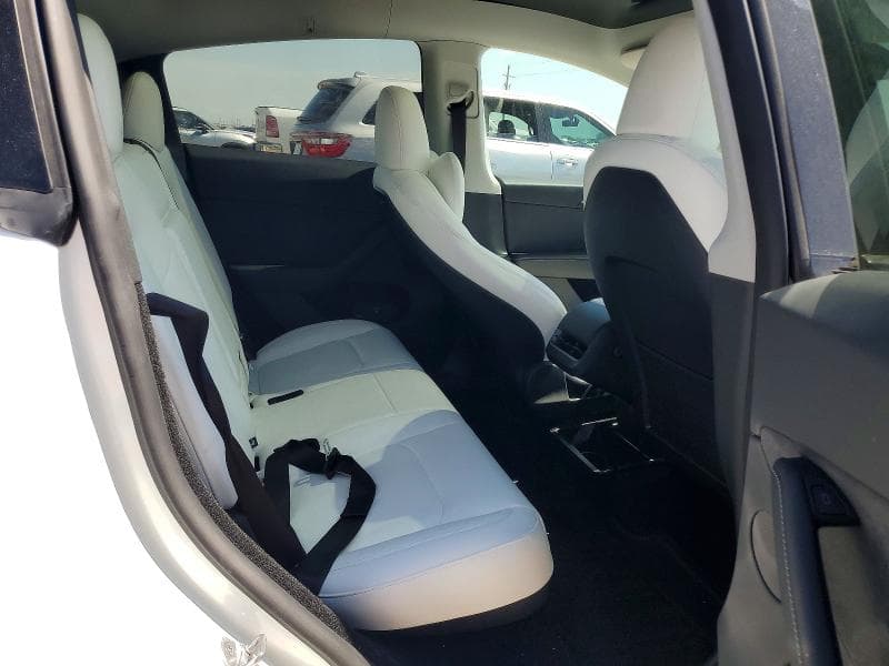 2024 TESLA MODEL Y 11