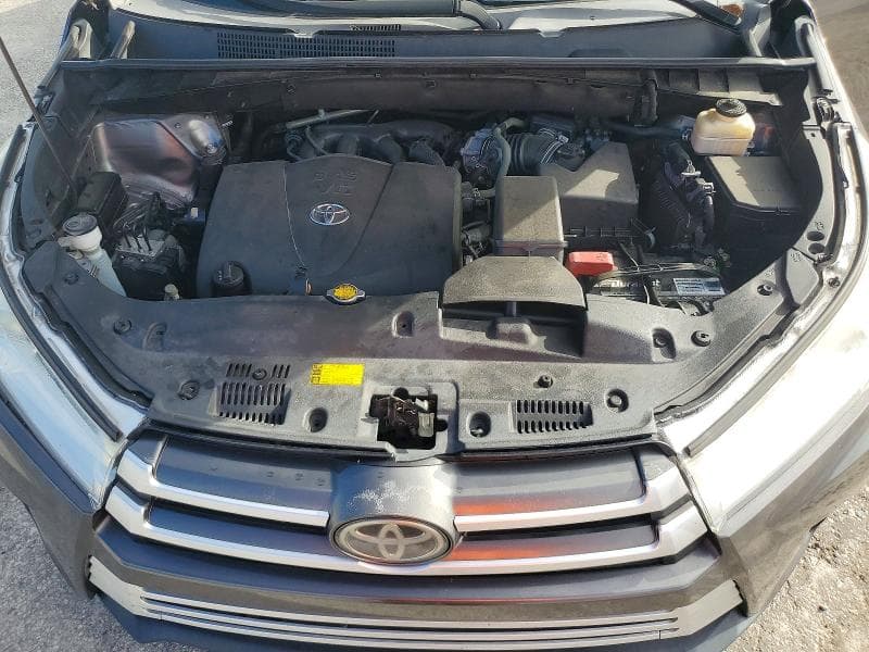 2017 TOYOTA HIGHLANDER LE PLUS 12