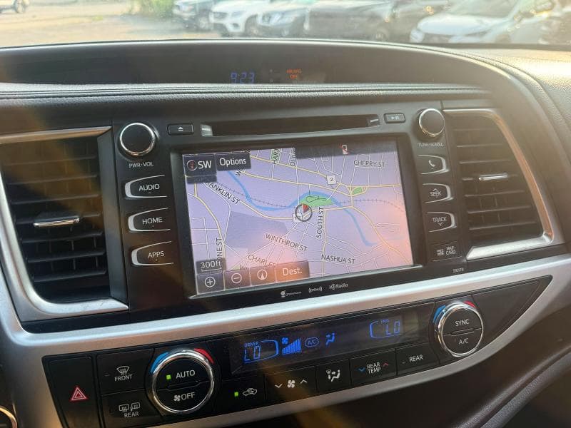 2017 TOYOTA HIGHLANDER XLE 8