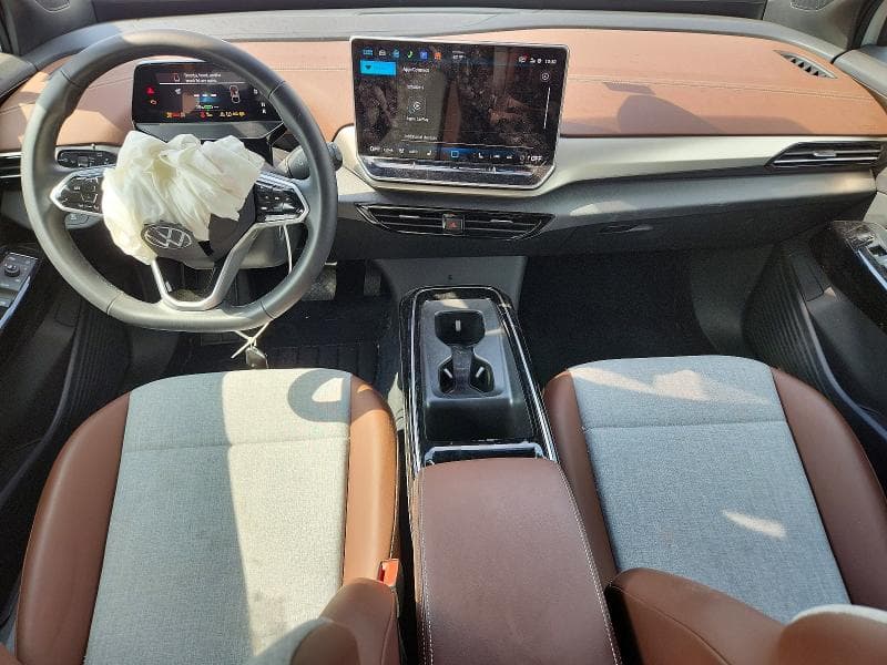 2025 VOLKSWAGEN ID.4 PRO 8