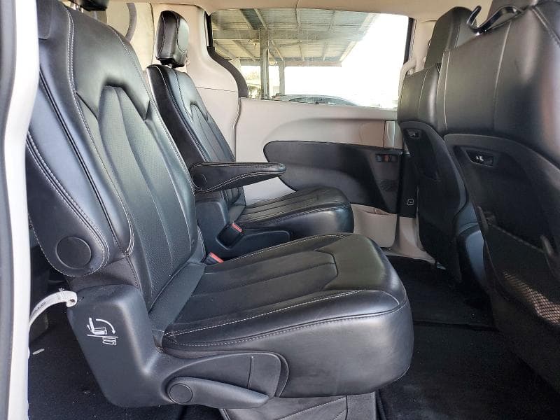2024 CHRYSLER PACIFICA TOURING L 10