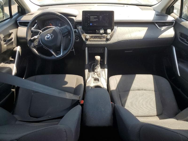 2023 TOYOTA COROLLA CROSS LE 8
