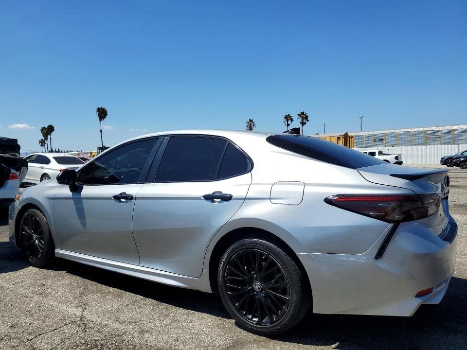 2019 TOYOTA CAMRY SE 2