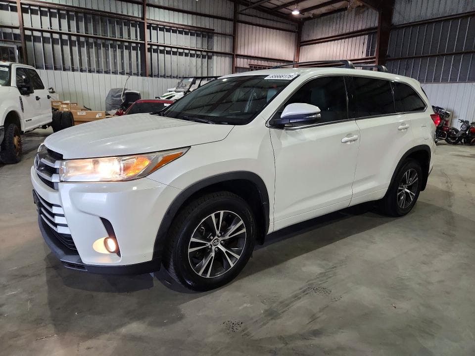 2017 TOYOTA HIGHLANDER LE PLUS - 1