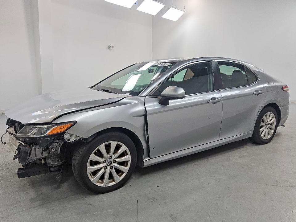 2019 TOYOTA CAMRY LE - 1