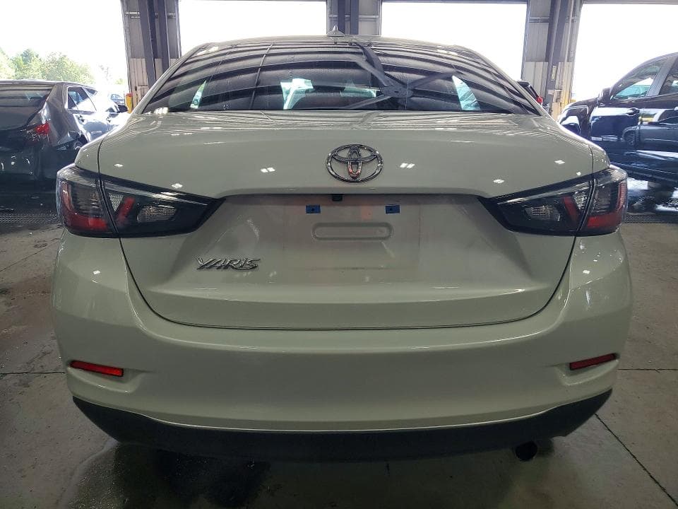 2020 TOYOTA YARIS L 6