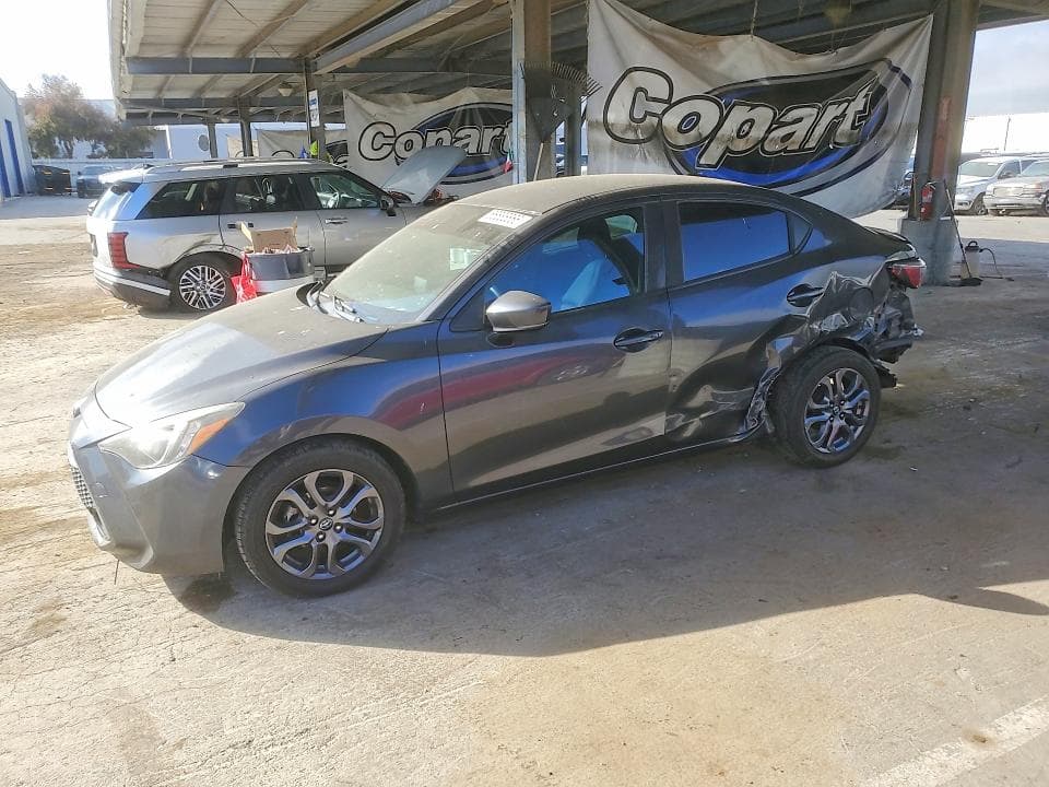 2019 TOYOTA YARIS LE - 1