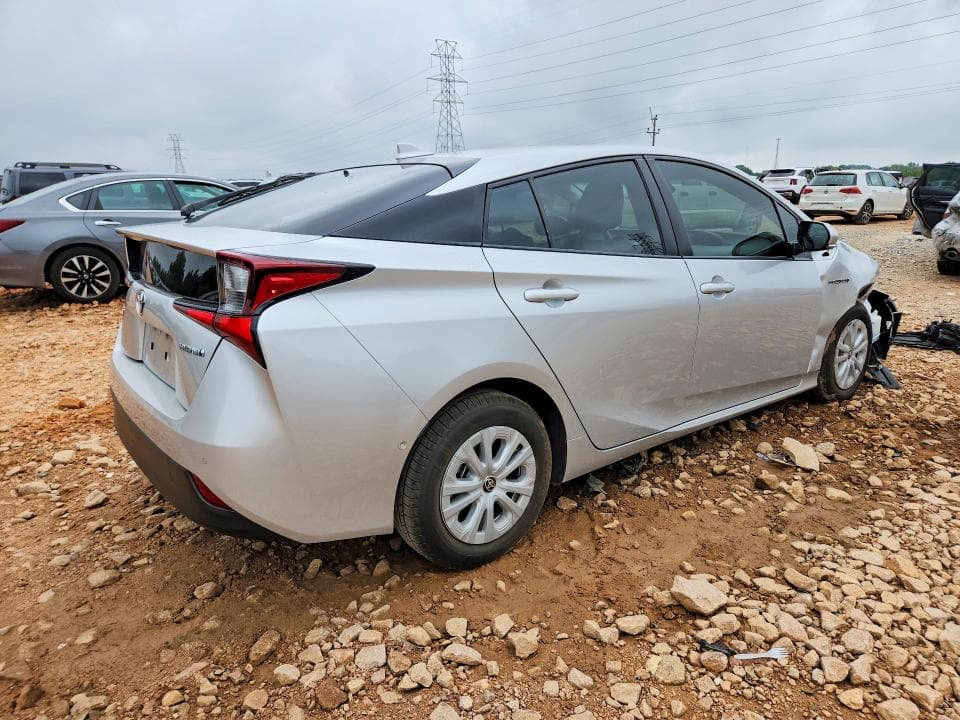 2019 TOYOTA PRIUS LE 3