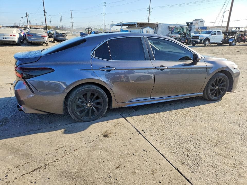2019 TOYOTA CAMRY SE 3