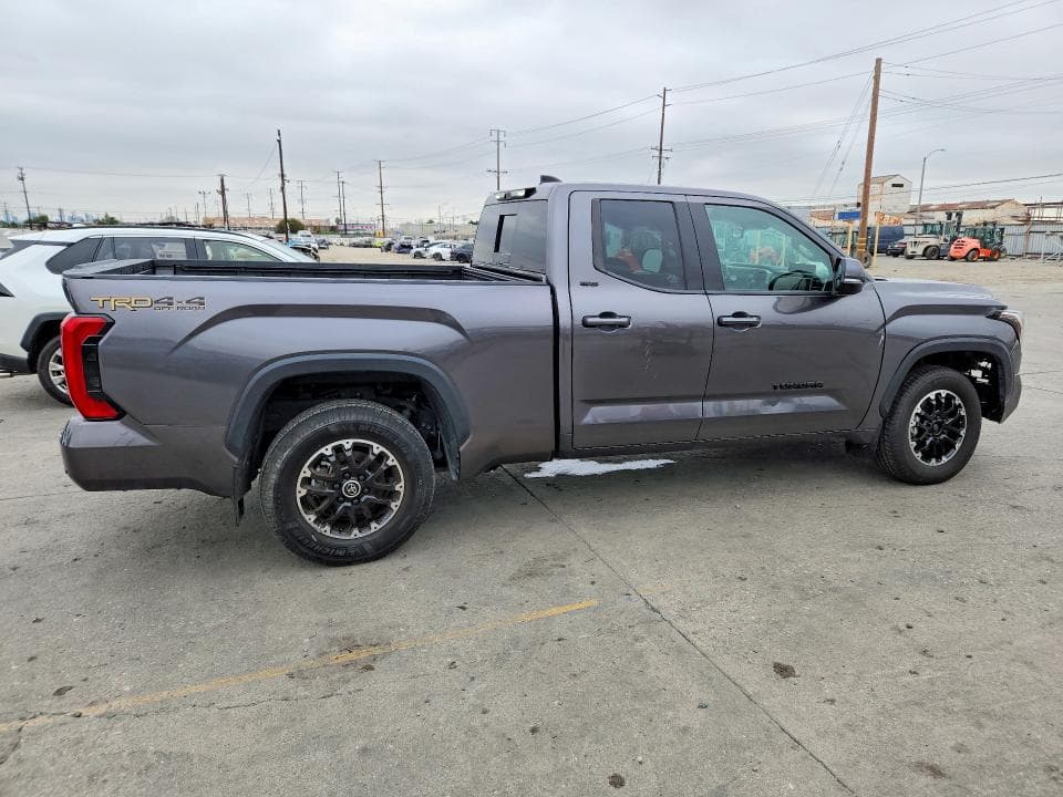 2022 TOYOTA TUNDRA SR5 3