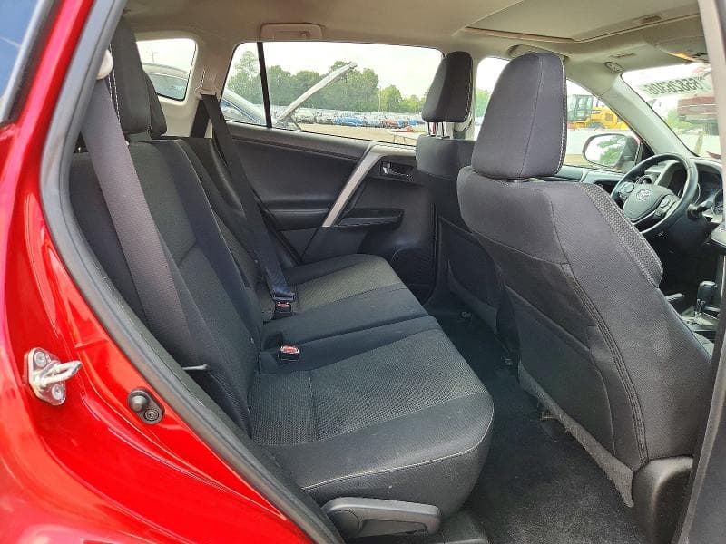 2017 TOYOTA RAV4 XLE 11