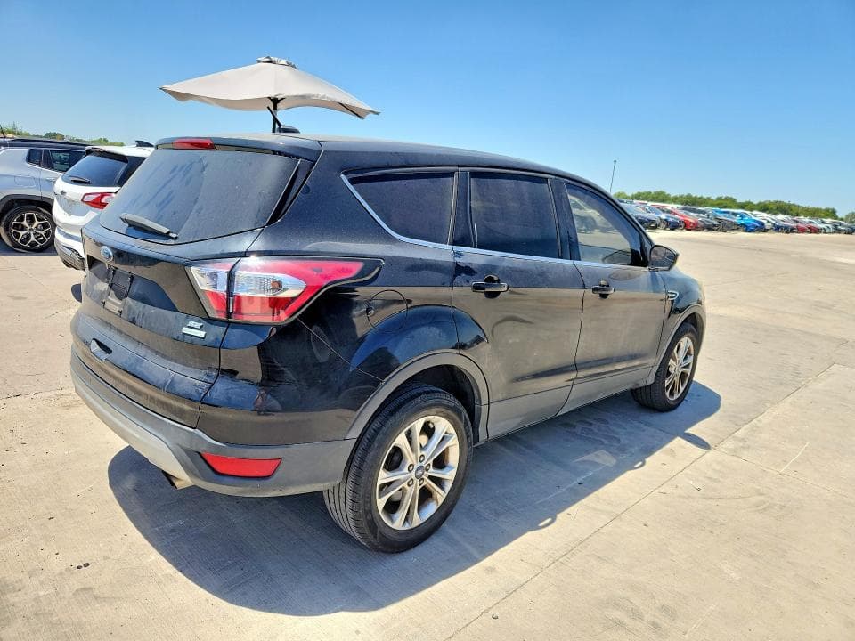 2017 FORD ESCAPE SE 3