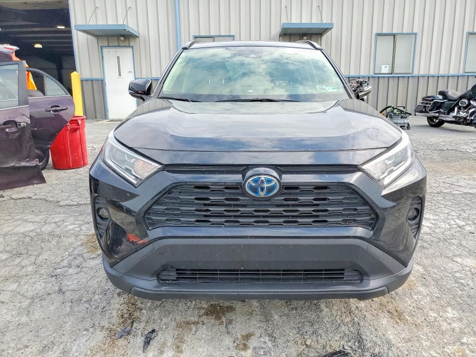 2020 TOYOTA RAV4 HYBRID XLE 5
