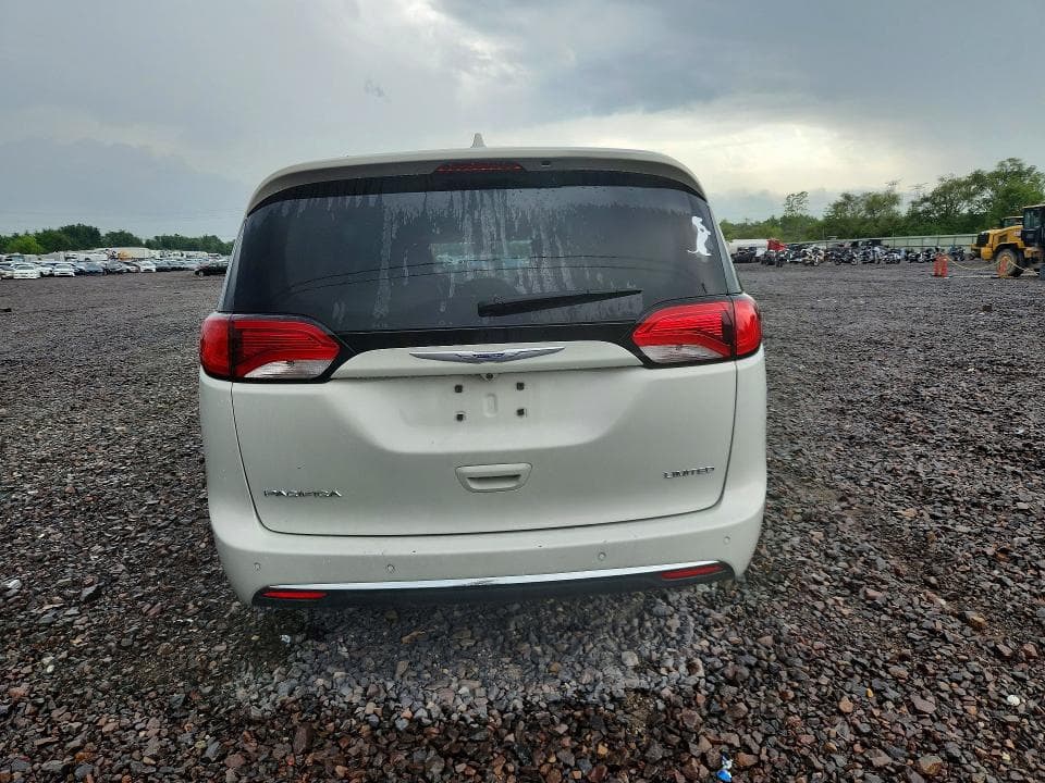 2020 CHRYSLER PACIFICA LIMITED 6