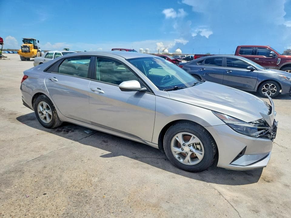 2023 HYUNDAI ELANTRA SE 4