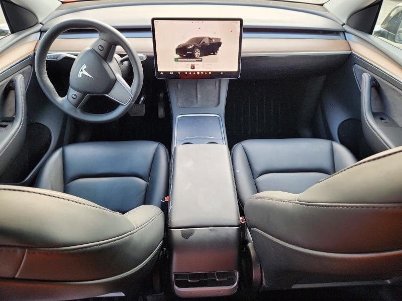 2023 TESLA MODEL Y 8