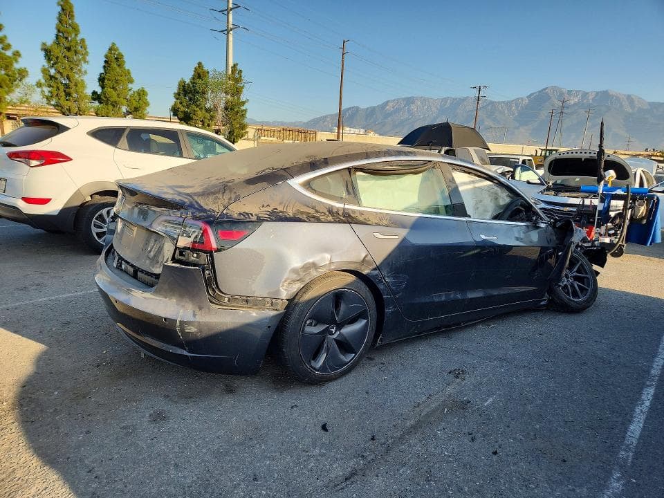 2018 TESLA MODEL 3 3