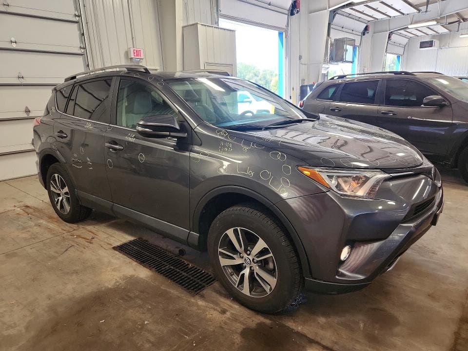2018 TOYOTA RAV4 XLE 4