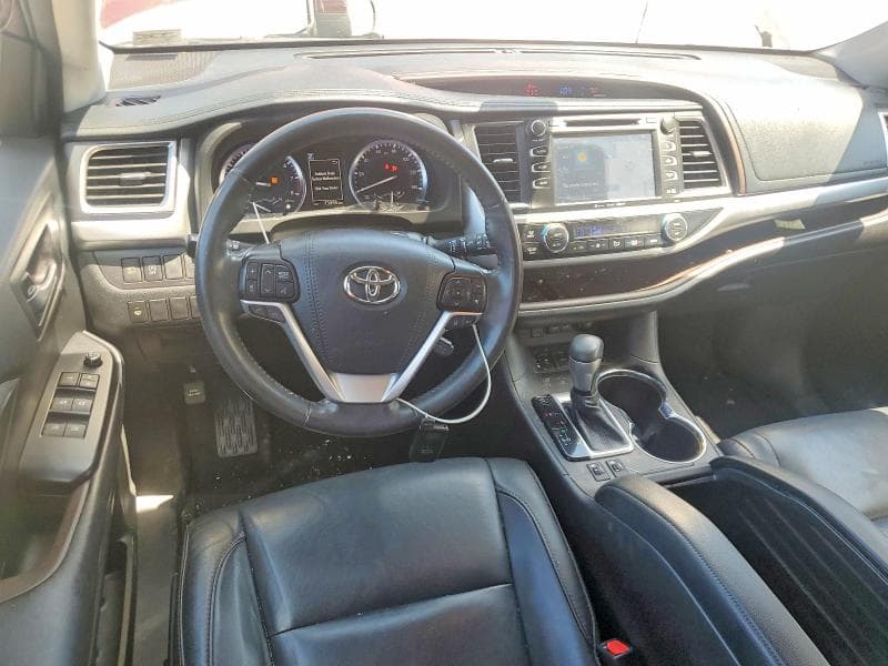 2018 TOYOTA HIGHLANDER XLE 8