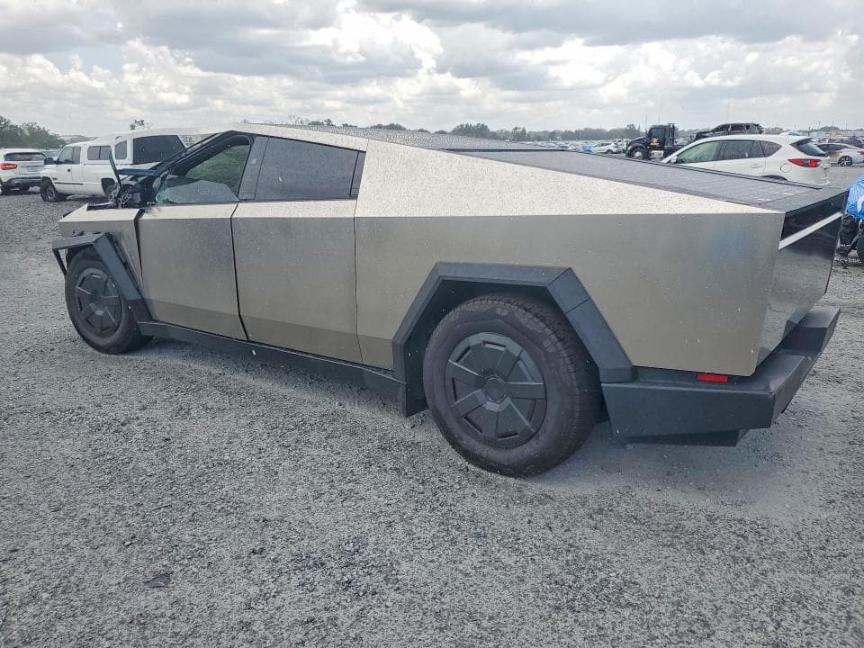 2025 TESLA CYBERTRUCK 2